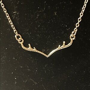 Antler 🦌 V Necklace